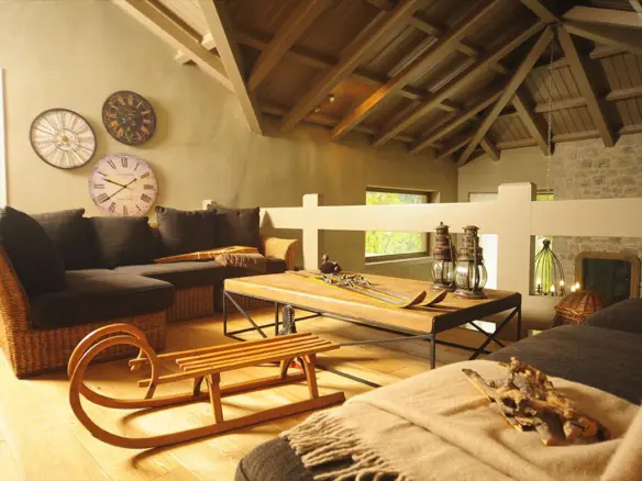 4-bedroom Detached House In Arachova, Greece (402 M²)