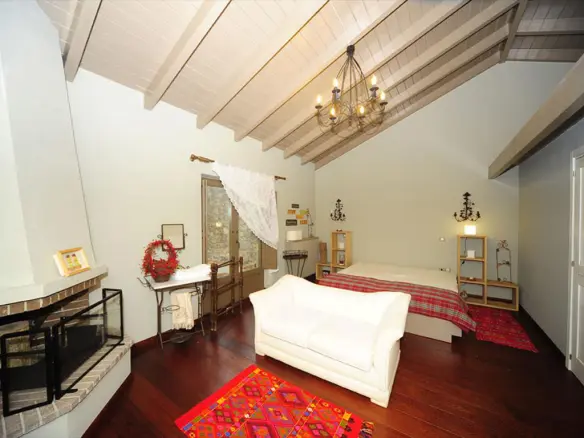 4-bedroom Detached House In Arachova, Greece (402 M²)