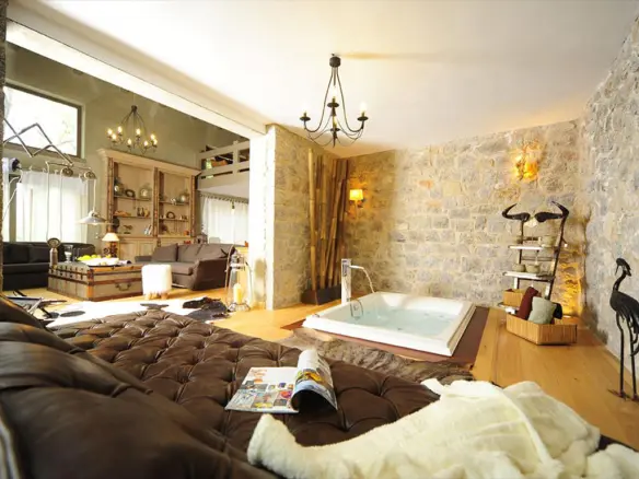 Detached House 402 M² Situated In Arachova Region