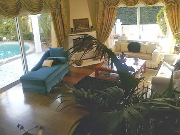 5-bedroom Villa In Alimos, Greece (360 M²)
