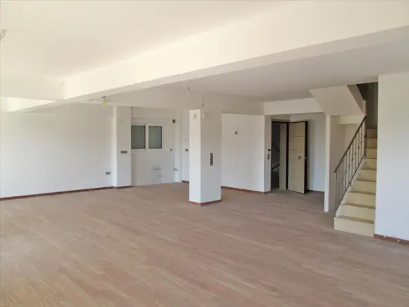Maisonette In Voula, Greece (190 M²)