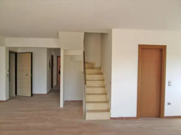 Maisonette In Voula, Greece (190 M²)