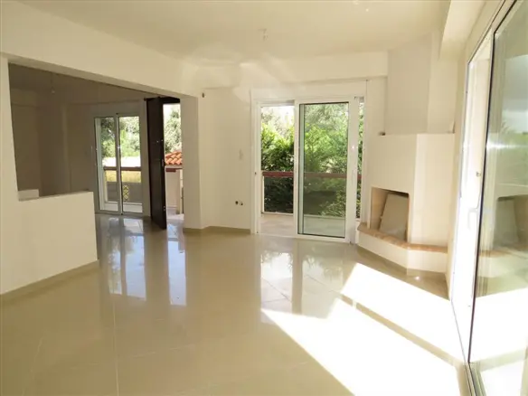 Complex In Pallini, Greece (1.600 M²)