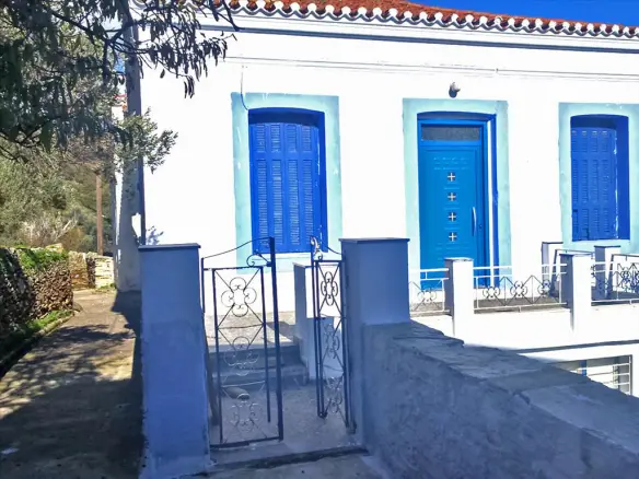 2-bedroom Detached House In Andros, Greece (150 M²)