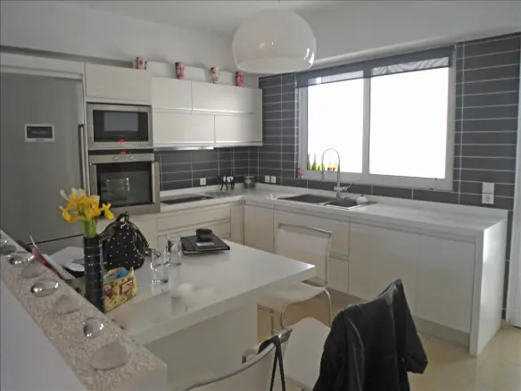 3-bedroom Flat In Rafina, Greece (104 M²)