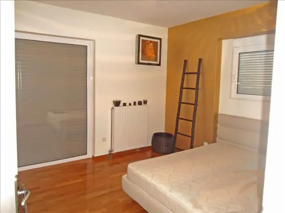 3-bedroom Flat In Rafina, Greece (104 M²)