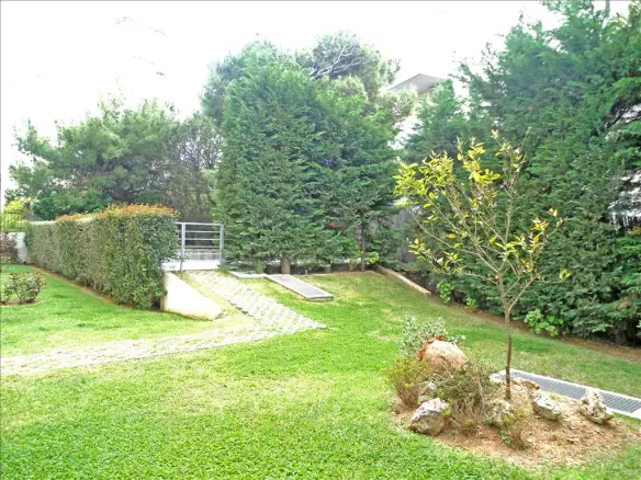 3-bedroom Flat In Rafina, Greece (104 M²)