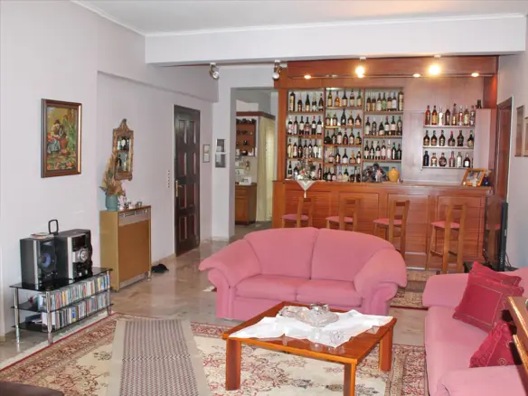 3-bedroom Flat In Perama, Greece (180 M²)