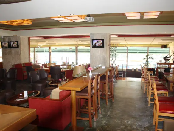 Commercial Property In Kalamaria, Greece (280 M²)