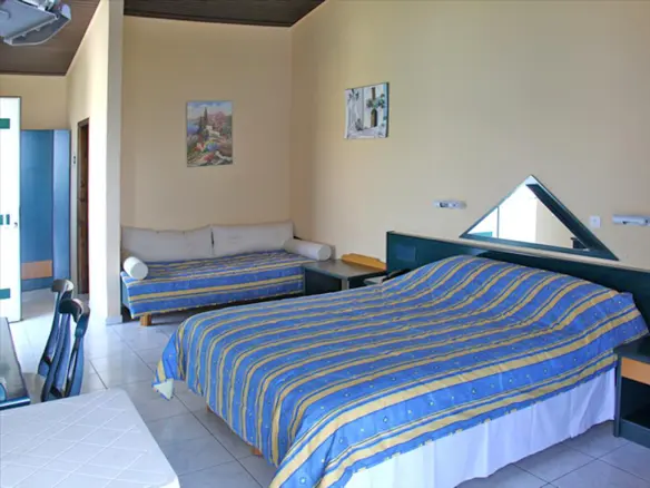 Hotel In Karistos, Greece (850 M²)
