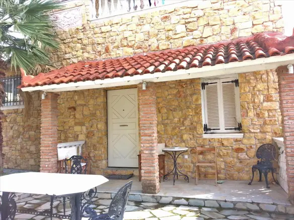 4-bedroom Detached House In Rafina, Greece (230 M²)