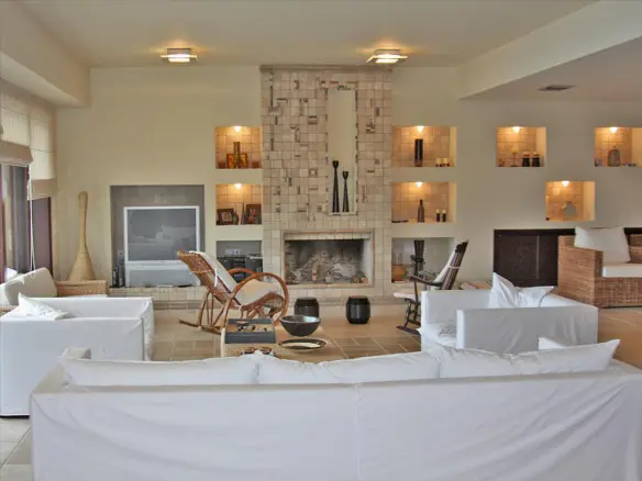 5-bedroom Villa In Malesina, Greece (493 M²)