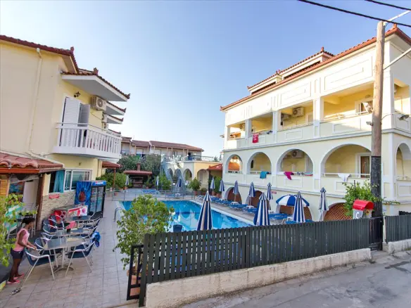 Hotel In Laganas, Greece (1.320 M²)