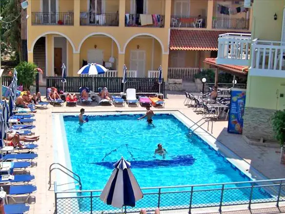 Hotel In Laganas, Greece (1.320 M²)