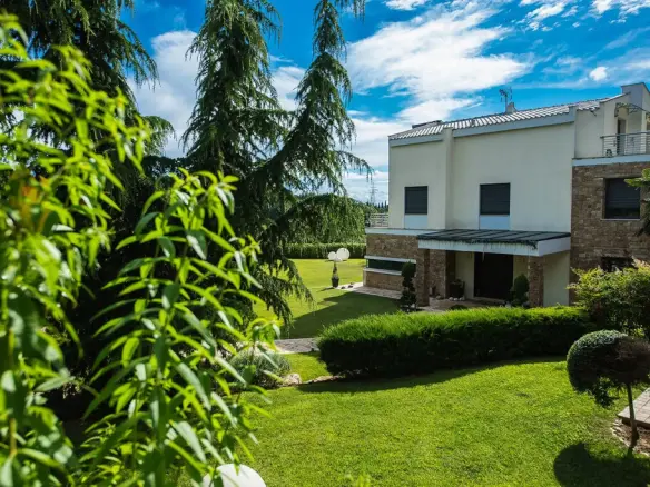 Villa In Pylea, Greece (800 M²)