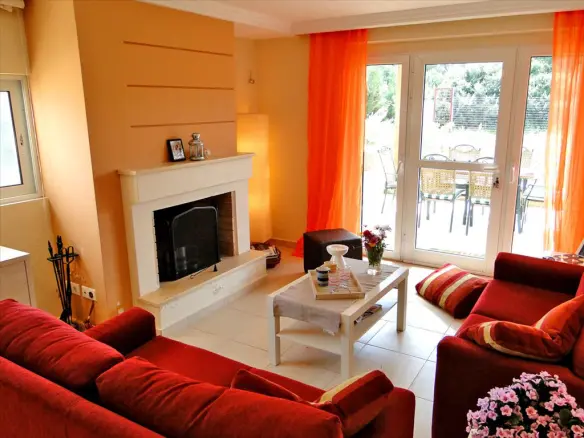 3-bedroom Maisonette In Marathonas, Greece (130 M²)