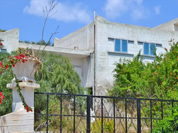 Complex In Kranidi, Greece (400 M²)