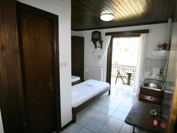 Business In Kosmas, Greece (230 M²)