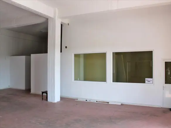 Business In Greece (630 M²)