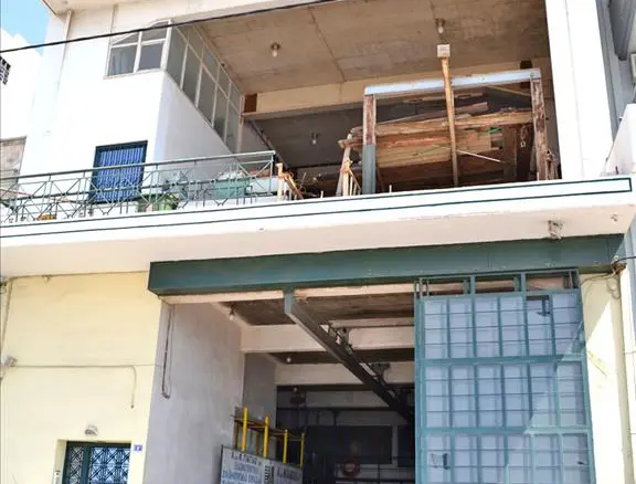 Building In Perama, Greece (1.003 M²)