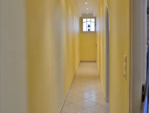 Building In Perama, Greece (1.003 M²)