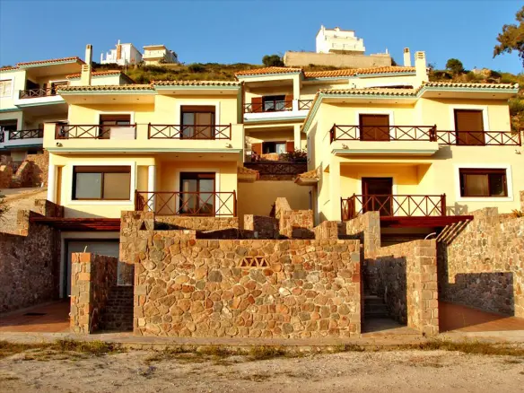 2-bedroom Detached House In Aegina, Greece (110 M²)