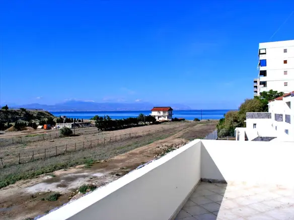 Maisonette 100 M² With Terrace In Loutraki