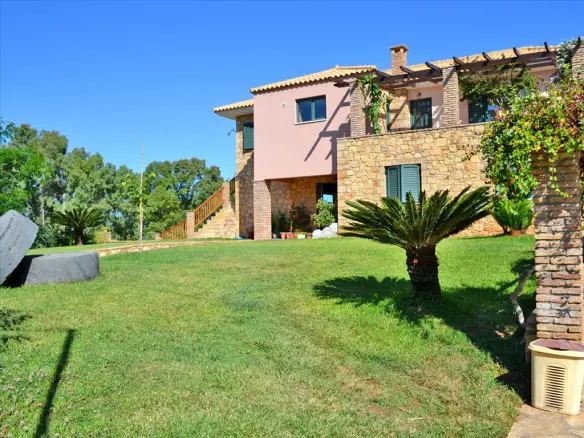 8-bedroom Villa In Pirgos, Greece (600 M²)