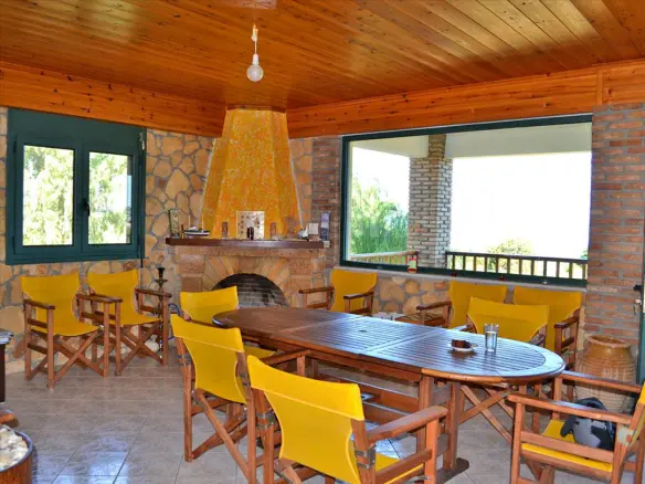 8-bedroom Villa In Pirgos, Greece (600 M²)