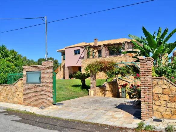 8-bedroom Villa In Pirgos, Greece (600 M²)