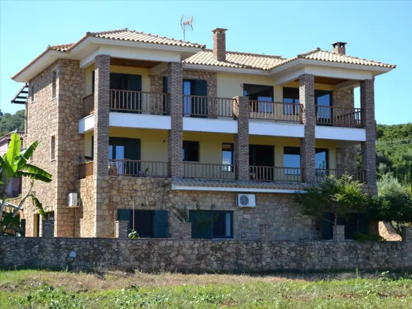 8-bedroom Villa In Pirgos, Greece (600 M²)
