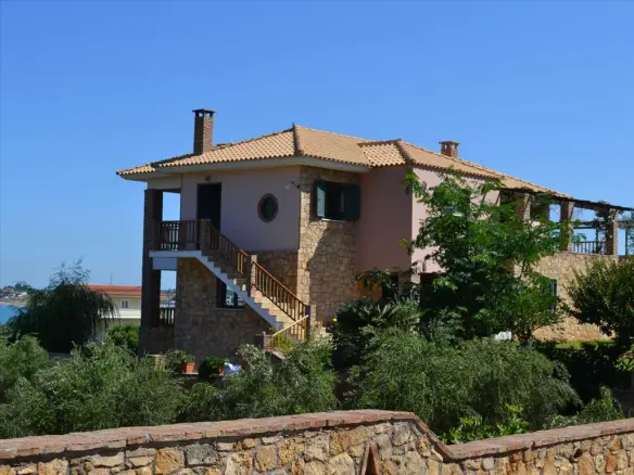 8-bedroom Villa In Pirgos, Greece (600 M²)