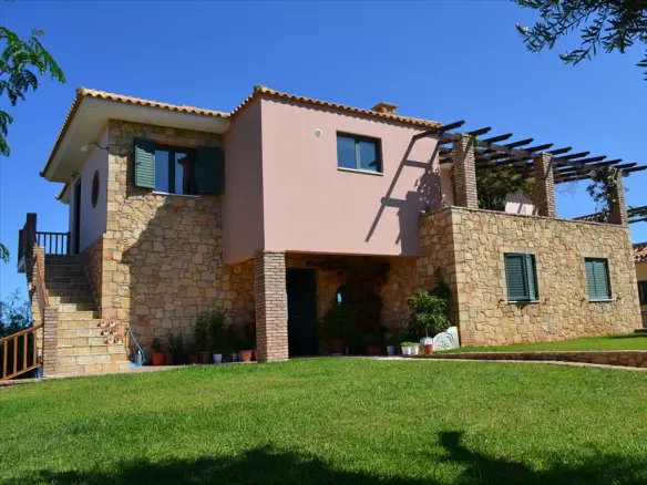 8-bedroom Villa In Pirgos, Greece (600 M²)