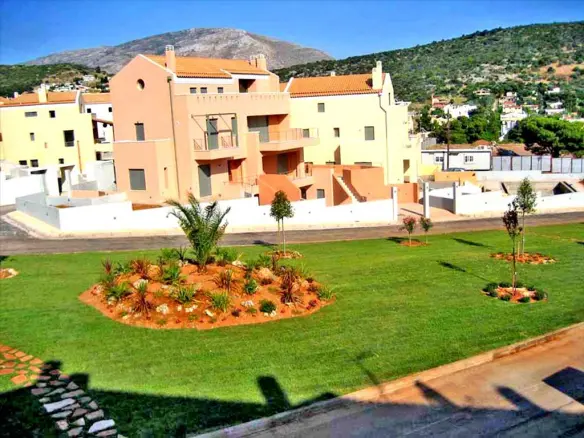 4-bedroom Maisonette In Kalivia Thorikou, Greece (279 M²)