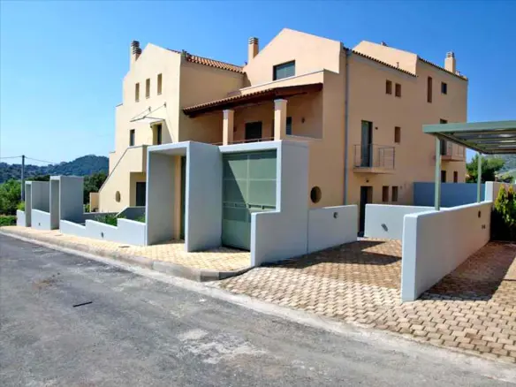 4-bedroom Maisonette In Kalivia Thorikou, Greece (279 M²)