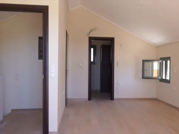 4-bedroom Maisonette In Kalivia Thorikou, Greece (279 M²)