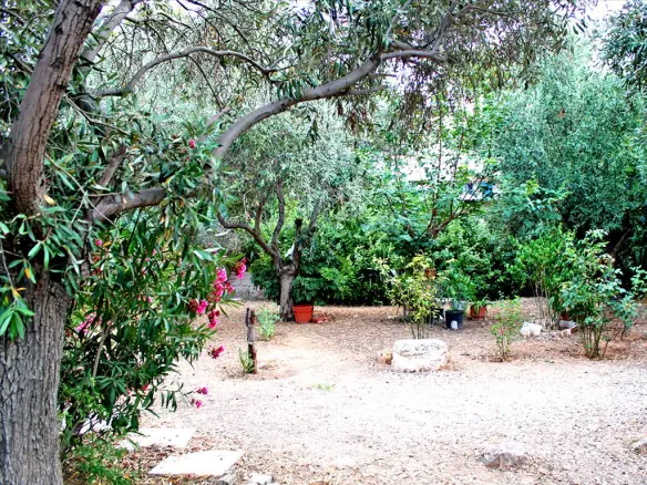 9-bedroom Maisonette In Vouliagmeni, Greece (350 M²)