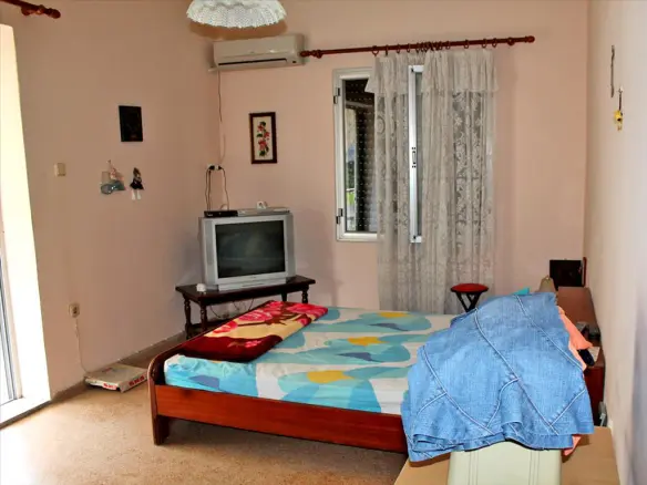 9-bedroom Maisonette In Vouliagmeni, Greece (350 M²)