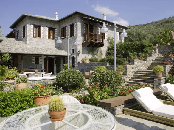 Villa In Milies, Greece (400 M²)