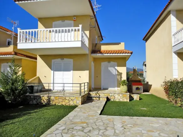 3-bedroom Detached House In Diakopto, Greece (75 M²)