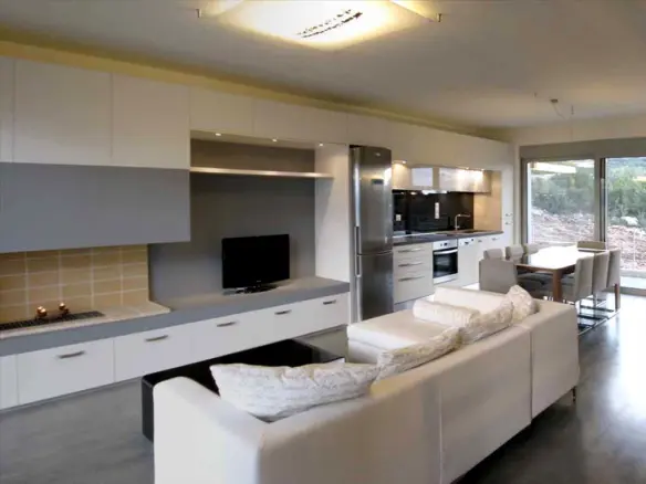 3-bedroom Maisonette In Malesina, Greece (90 M²)