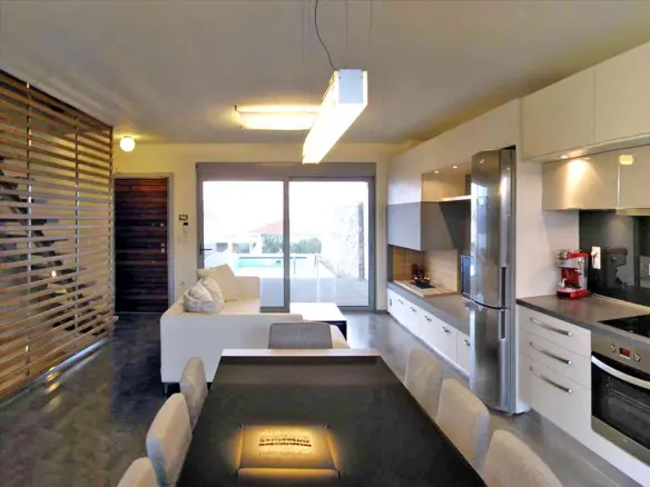 3-bedroom Maisonette In Malesina, Greece (90 M²)