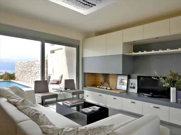 3-bedroom Maisonette In Malesina, Greece (90 M²)