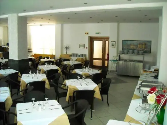 Hotel In Rhodes, Greece (3.600 M²)