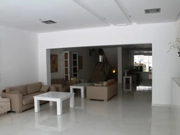 Hotel In Rhodes, Greece (3.600 M²)