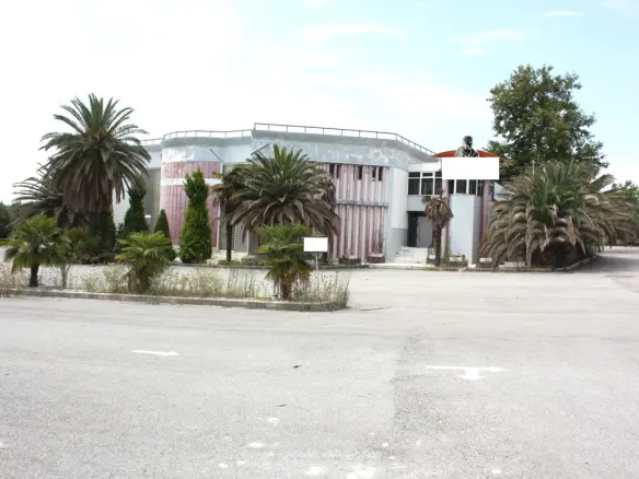 Building In Thermi, Greece (580 M²)