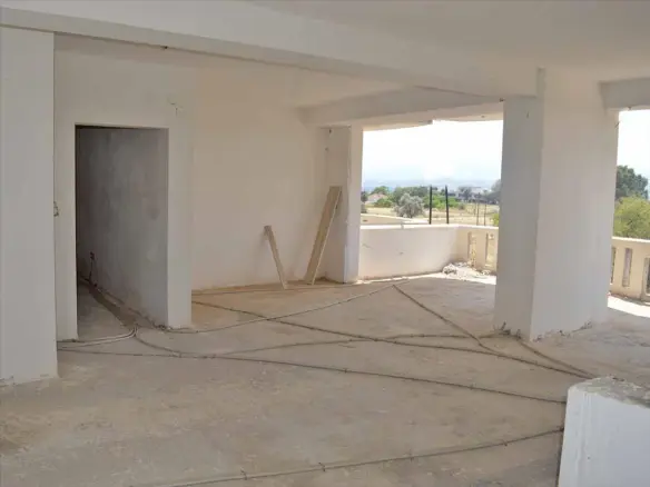 Business In Chalkida, Greece (270 M²)