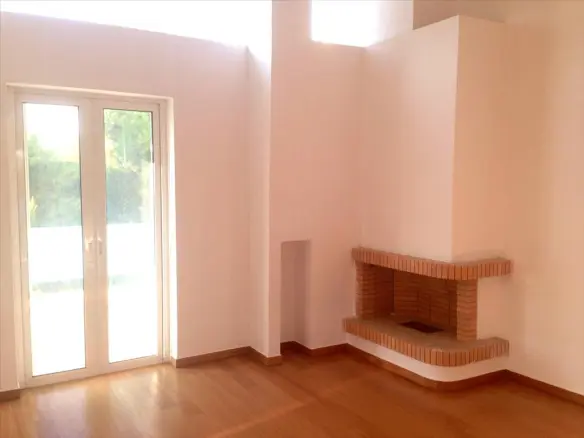5-bedroom Flat In Pallini, Greece (127 M²)