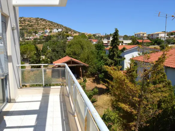 4-bedroom Maisonette In Kalivia Thorikou, Greece (180 M²)