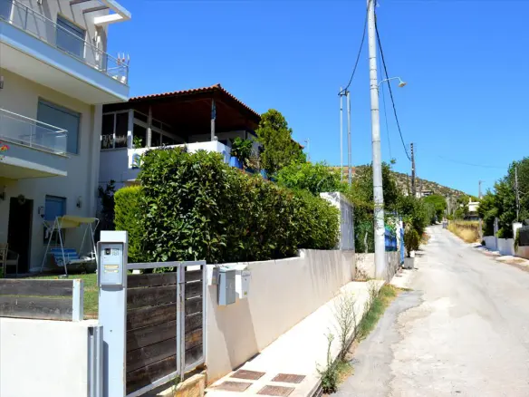 4-bedroom Maisonette In Kalivia Thorikou, Greece (180 M²)